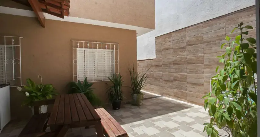 Excelente casa tipo para venda com 3 quartos, sendo 1 suíte, 191m²