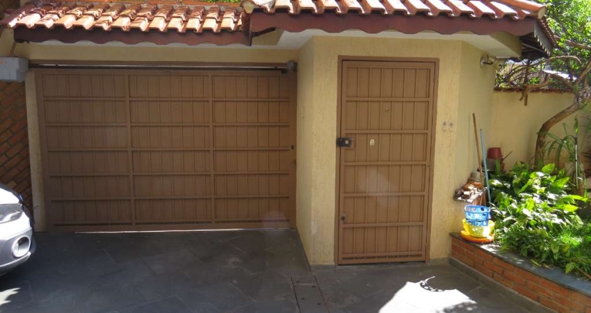 Aconchegante sobrado para venda com 3 quartos, 182m²