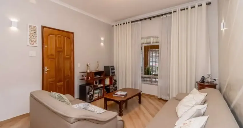 Confortável casa tipo para venda em Jardim Vila Formosa com 3 quartos, 206m²