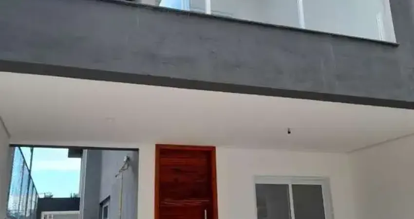 Funcional casa em condomínio para venda com 3 quartos, sendo 3 suítes, 232m²