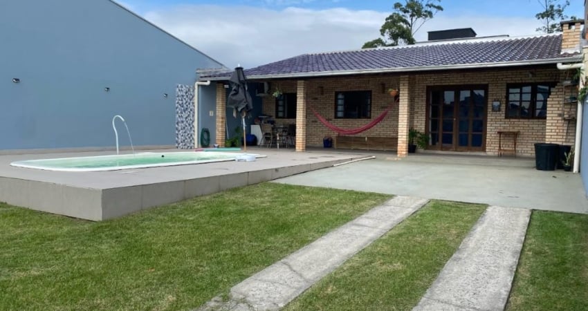 Casa com 2 quartos à venda no Centro, Penha 