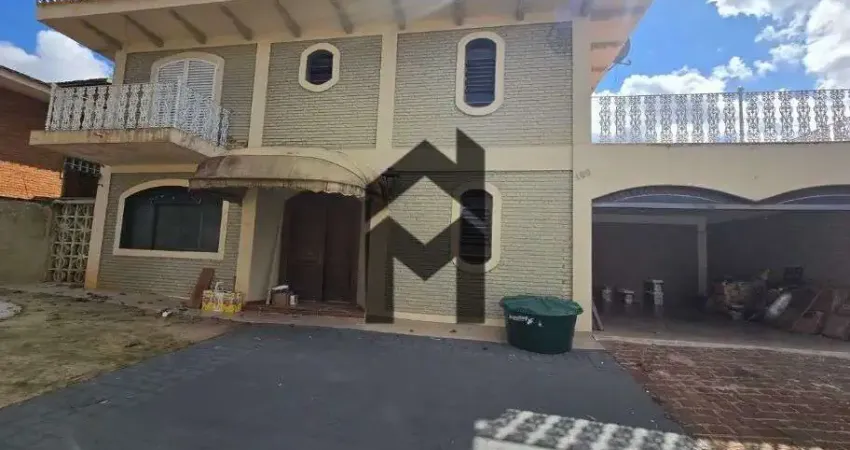 Casa Sobrado com 5 Suítes e Piscina no Ribeirânia