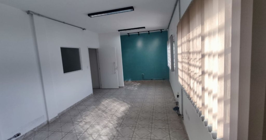 Prédio Comercial 600m² com várias salas e 6 vaga de garagem