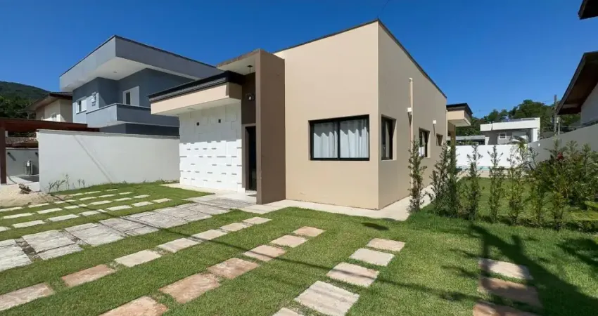 Casa à Venda  Condomínio Capitanias  Praia da Lagoinha  Ubatuba