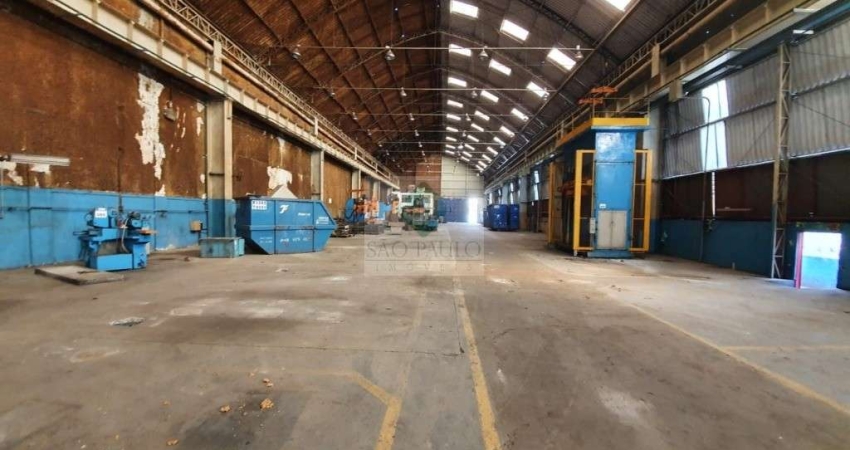 Galpão Comercial para Locação na Lapa, São Paulo-SP: 11.979m² de Área Disponível!