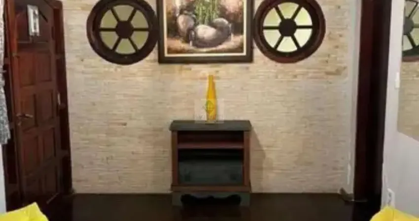 Casa à venda em São Caetano do Sul-SP, bairro Nova Gerty: 3 quartos, 2 suítes, 1 sala, 4 banheiros, 243m². Imperdível!