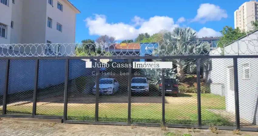 Casa comercial para alugar com 160m² de área construída com garagem privativa para 12 carros