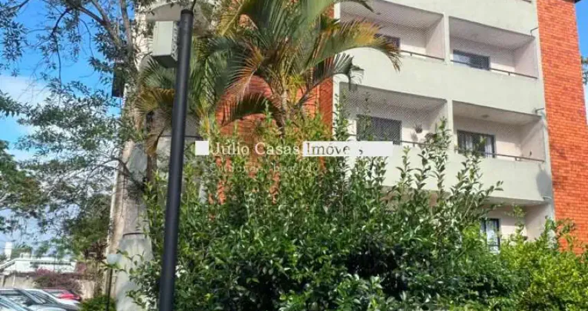 Apartamento à venda com 2 quartos sendo um deles com sacada, sala ampla com sacada, cozinha funcional, 1 banheiro e uma vaga de garagem descoberta.