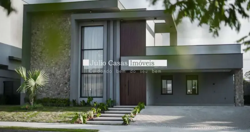 Linda casa térrea nova e com uma belíssima fachada, 4 suítes com closet, sala com pé direito duplo e piso em madeira maciça, piscina com spa toda mobiliada e decorada.