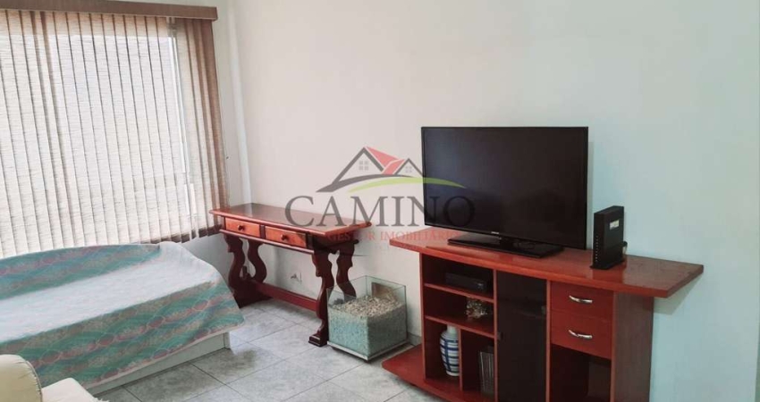 Apartamento de 1 dormitório, sala ampla, 1 banheiros, 42m² área total, 500m da praia da Enseada, Guarujá/SP.