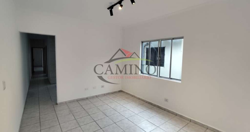 Casa Sobreposta alta 2 Dormitórios, sendo 1 suíte, ótima localização