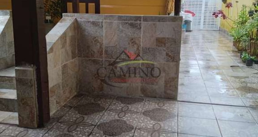 CASA COM ENTRADA COMPARTILHADA COM UM MORADOR DA CASA DO FUNDO / NÃO ACEITA ANIMAL