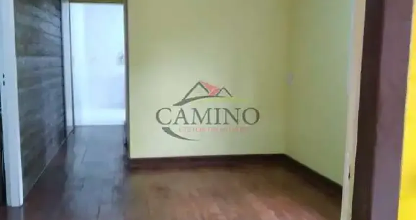 CASA COM ENTRADA COMPARTILHADA COM UM MORADOR DA CASA DO FUNDO / NÃO ACEITA ANIMAL