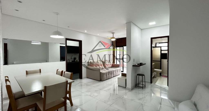Apartamento  à venda de 1 dormitórios, sala ampla, 2 banheiros, 55 m² área total, 600 m² da praia da Enseada, Guarujá/SP.