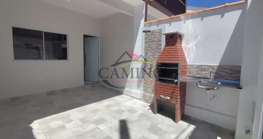 Linda casa - 2 dormitórios - sacada - churrasqueira - fino acabamento!