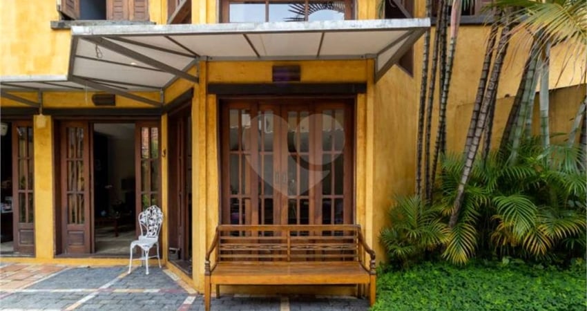 Casa com 4 quartos à venda em Lapa - SP