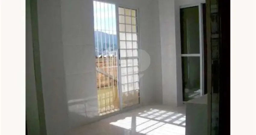 Casa térrea com 4 quartos à venda em Jardim Carombé - SP