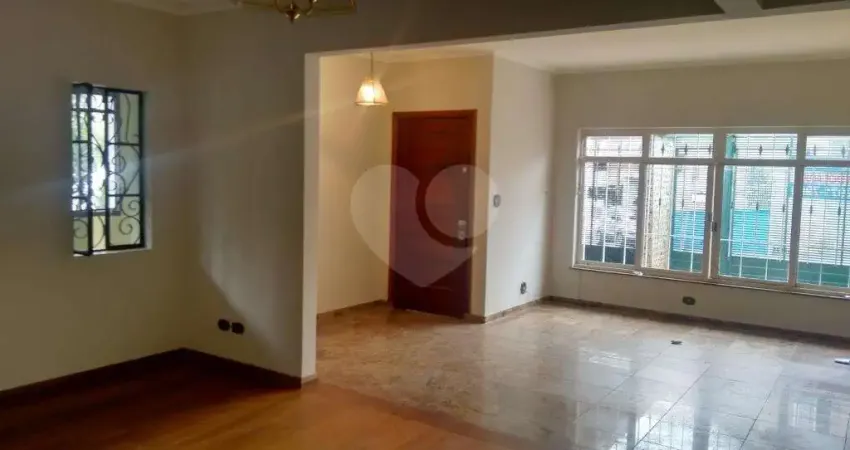 Casa térrea com 3 quartos à venda em Parada Inglesa - SP