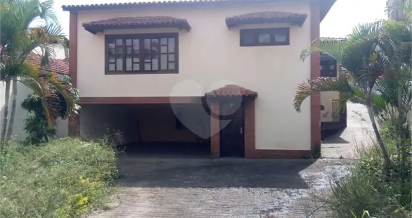 Casa com 3 quartos à venda na Rua Antônio Nadruz Dib, Santa Teresinha, São Paulo