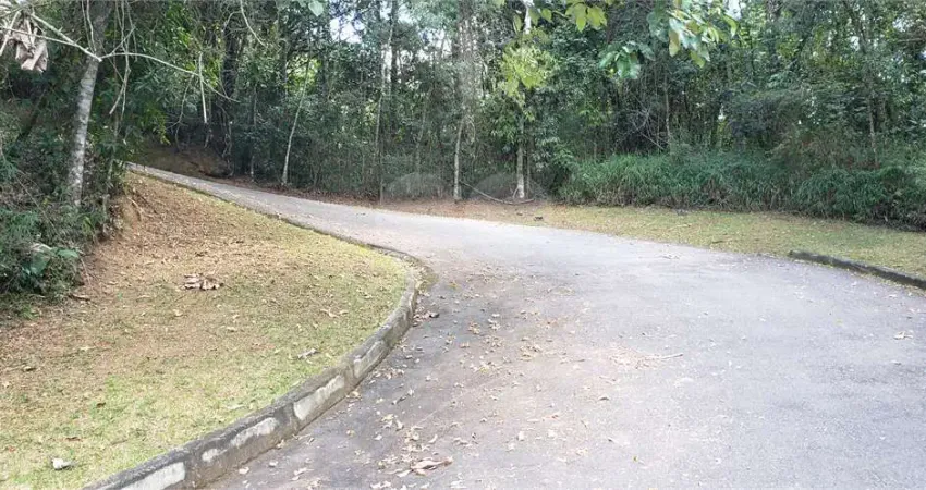 Terreno à venda no Alpes da Cantareira, Mairiporã