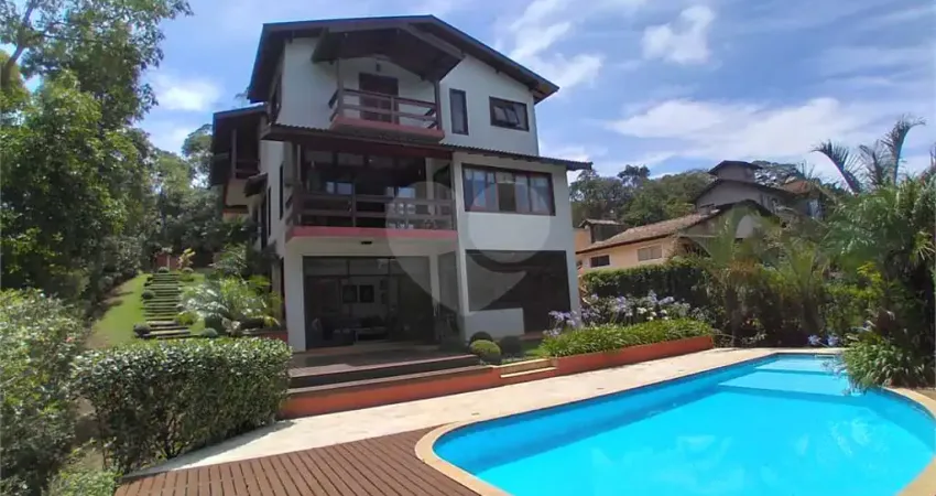 Casa com 4 quartos à venda na Rua Princesa de Grã-Pará, Serra da Cantareira, Mairiporã