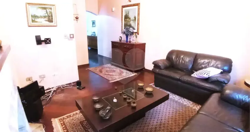 Casa térrea com 3 quartos à venda em Jardim Das Laranjeiras - SP