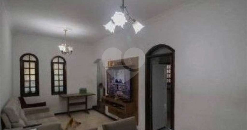 Casa com 3 quartos à venda em Jardim Santa Francisca - SP