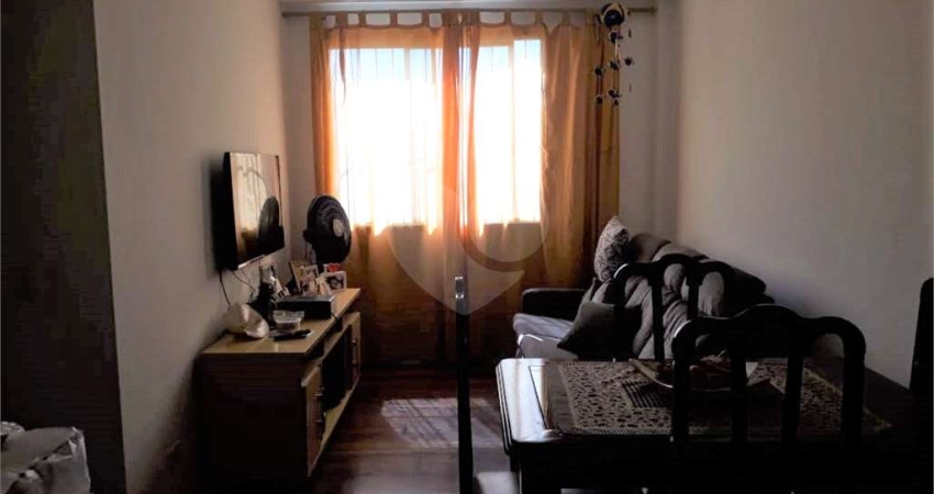 Apartamento com 3 quartos à venda em Vila Constança - SP