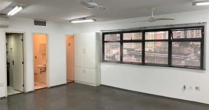 Sala comercial à venda na Rua Padre Machado, Saúde, São Paulo