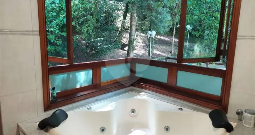 Casa em condomínio fechado com 6 quartos à venda na Das Gaivotas, Caraguatá, Mairiporã