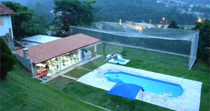 Chácara / sítio com 7 quartos à venda na Um, 250, Capoavinha, Mairiporã