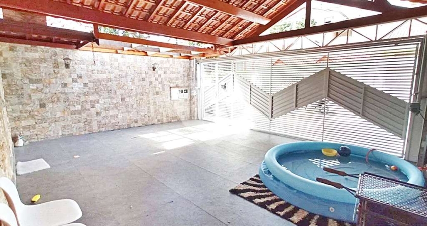Casa térrea com 4 quartos à venda em Conjunto Residencial Santa Terezinha - SP