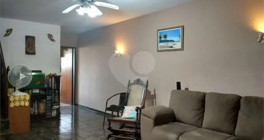 Casa com 3 quartos à venda em Vila Pereira Barreto - SP