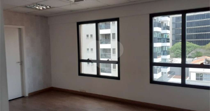 Sala comercial à venda na Rua Amália de Noronha, Pinheiros, São Paulo