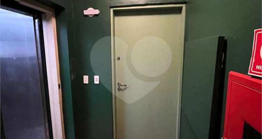 Sala comercial à venda na Rua Mourato Coelho, Pinheiros, São Paulo