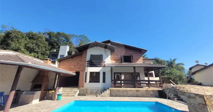 Condomínio com 5 quartos à venda em Caraguatá - SP