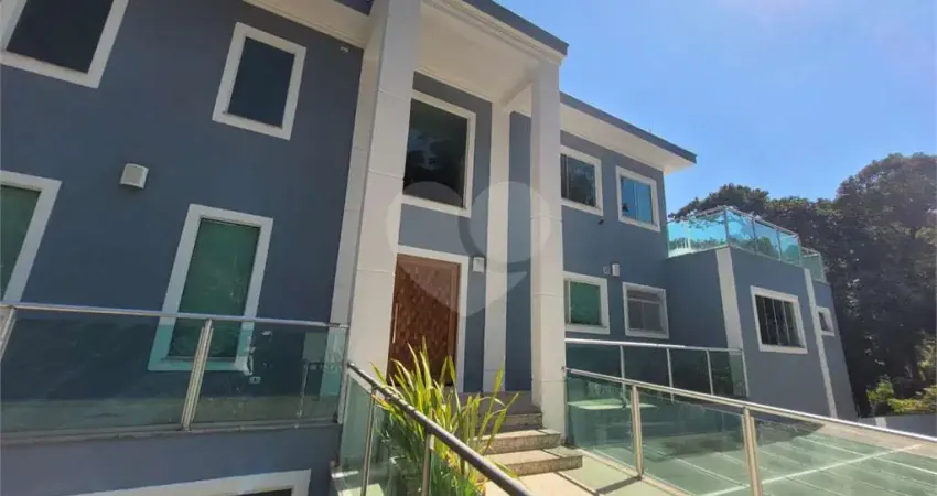 Condomínio com 4 quartos à venda em Caraguatá - SP
