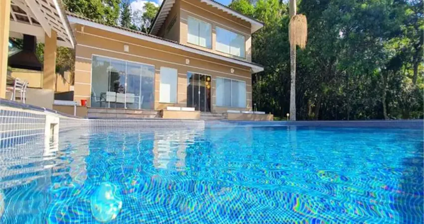Casa com 4 quartos à venda na Uirapuru, Serra da Cantareira, Mairiporã