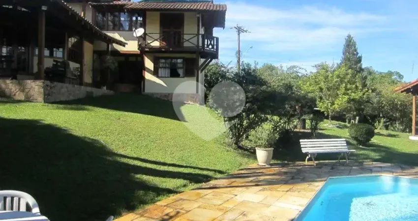 Condomínio com 3 quartos à venda em Cumbari - SP