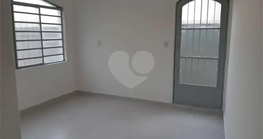 Casa de vila com 9 quartos à venda em Vila Vitório Mazzei - SP