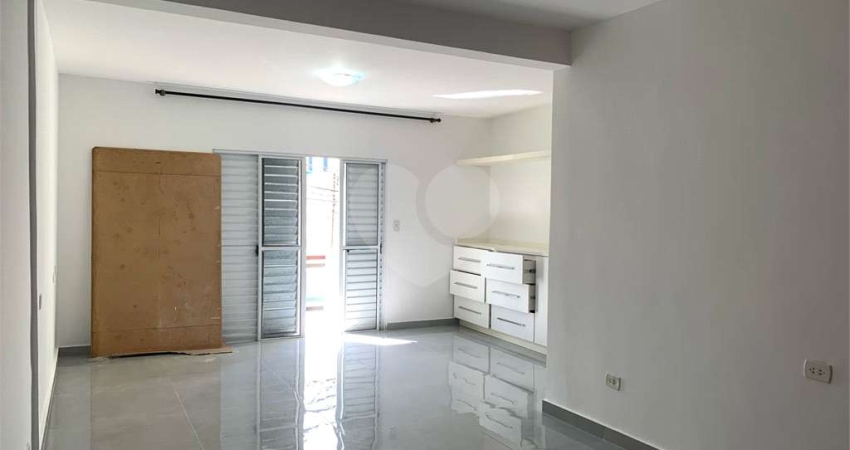 Casa com 4 quartos à venda ou para locação em Vila Talarico - SP