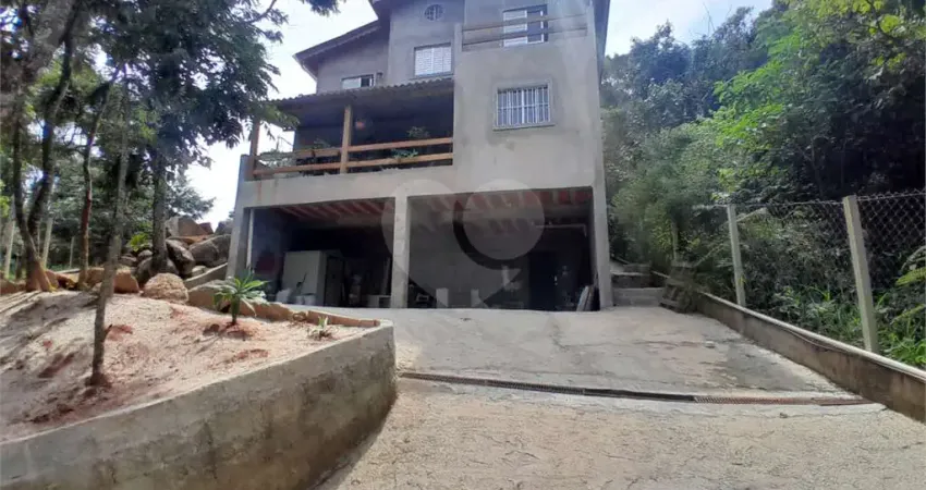 Sobrado com 3 quartos à venda em Luiz Fagundes - SP
