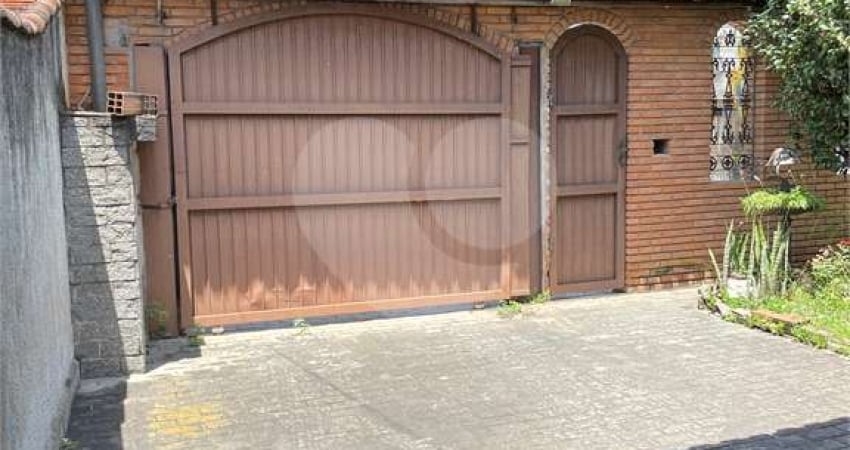 Sobrado com 4 quartos à venda em Jardim Iporanga - SP