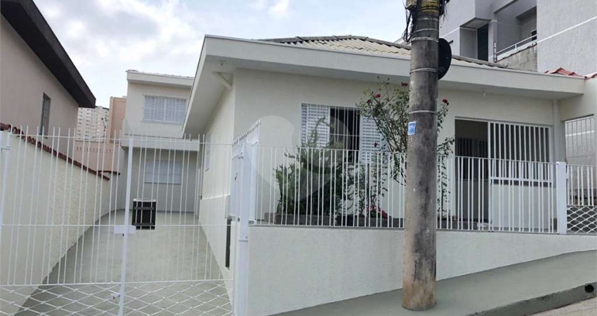 Casa térrea com 2 quartos à venda em Chora Menino - SP