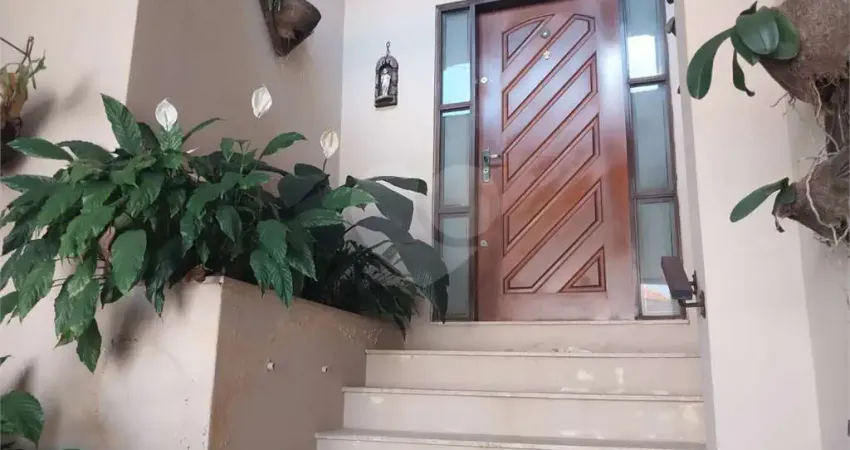 Casa térrea com 3 quartos à venda em Vila Irmãos Arnoni - SP