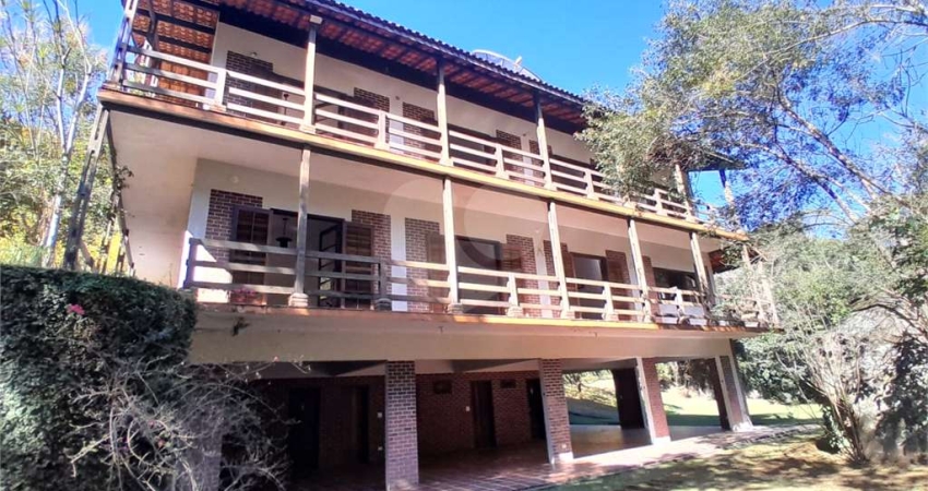 Condomínio com 5 quartos à venda ou para locação em Caraguatá - SP