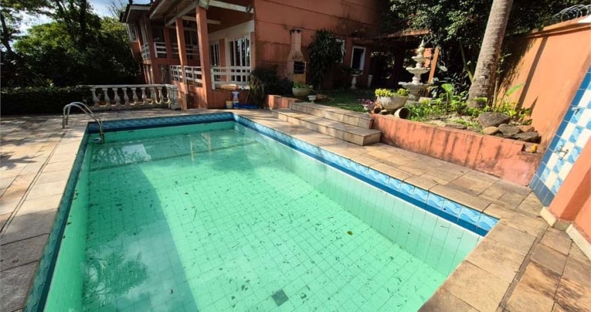 Sobrado com 4 quartos à venda ou para locação em Roseira - SP