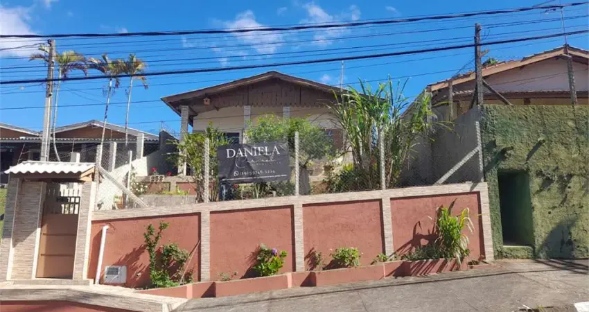 Casa com 3 quartos à venda na Jose Francisco Rodrigues, Centro, Serra Negra