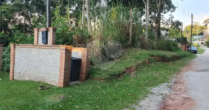 Terreno em condomínio fechado à venda no Caraguatá, Mairiporã 
