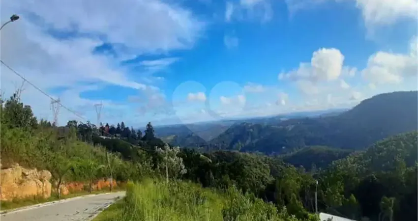 Terreno em condomínio fechado à venda na Serra da Cantareira, Mairiporã 
